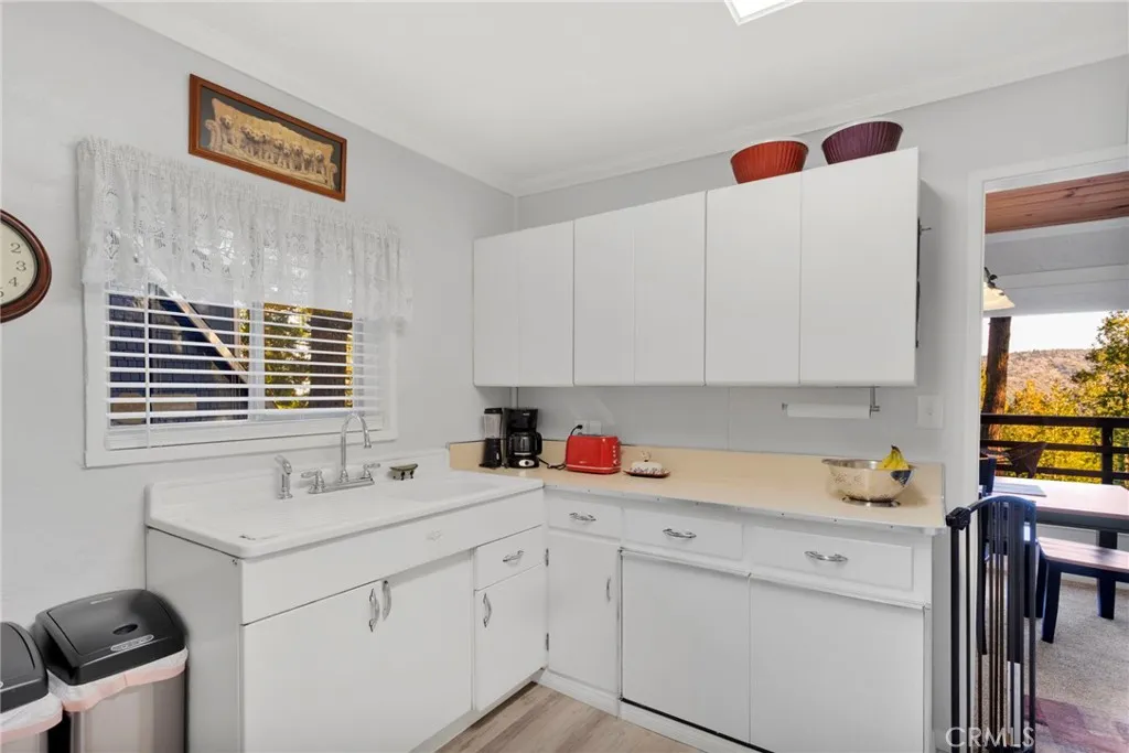 993 Mercury Way, Crestline, California 92325 home-pic-22