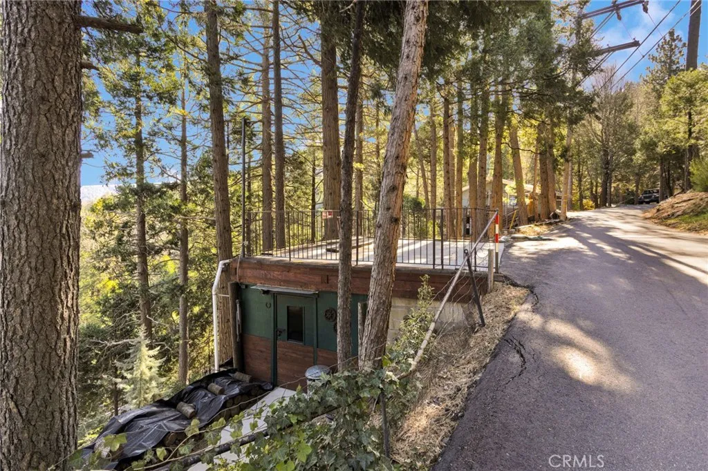 993 Mercury Way, Crestline, California 92325 home-pic-9
