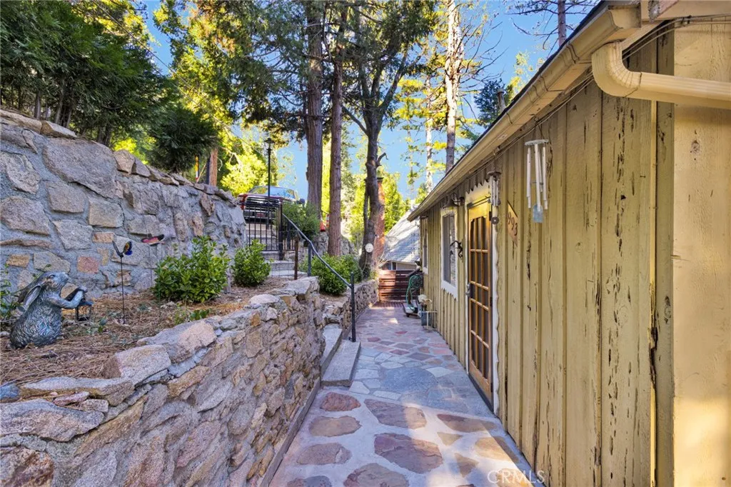 993 Mercury Way, Crestline, California 92325 home-pic-45