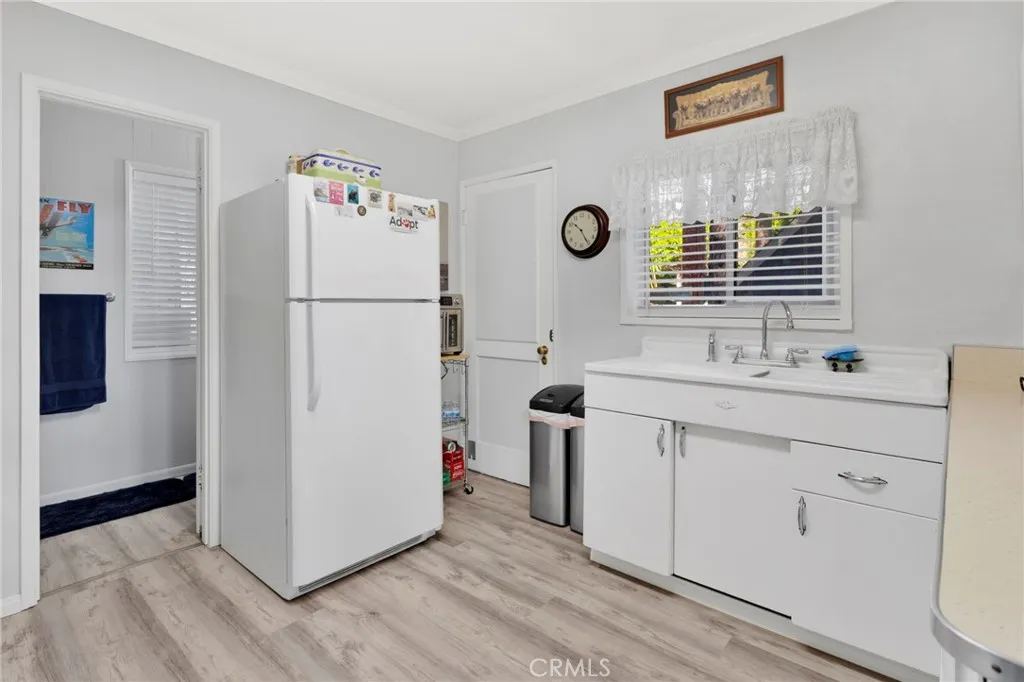 993 Mercury Way, Crestline, California 92325 home-pic-21