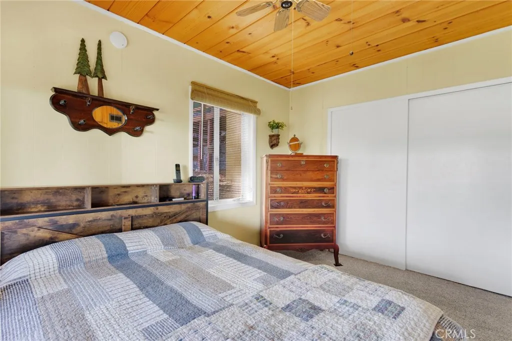 993 Mercury Way, Crestline, California 92325 home-pic-36