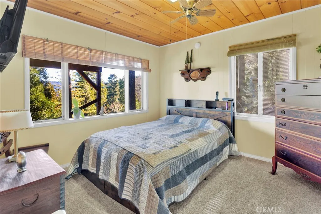 993 Mercury Way, Crestline, California 92325 home-pic-34
