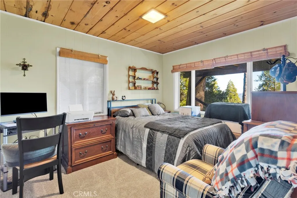 993 Mercury Way, Crestline, California 92325 home-pic-30