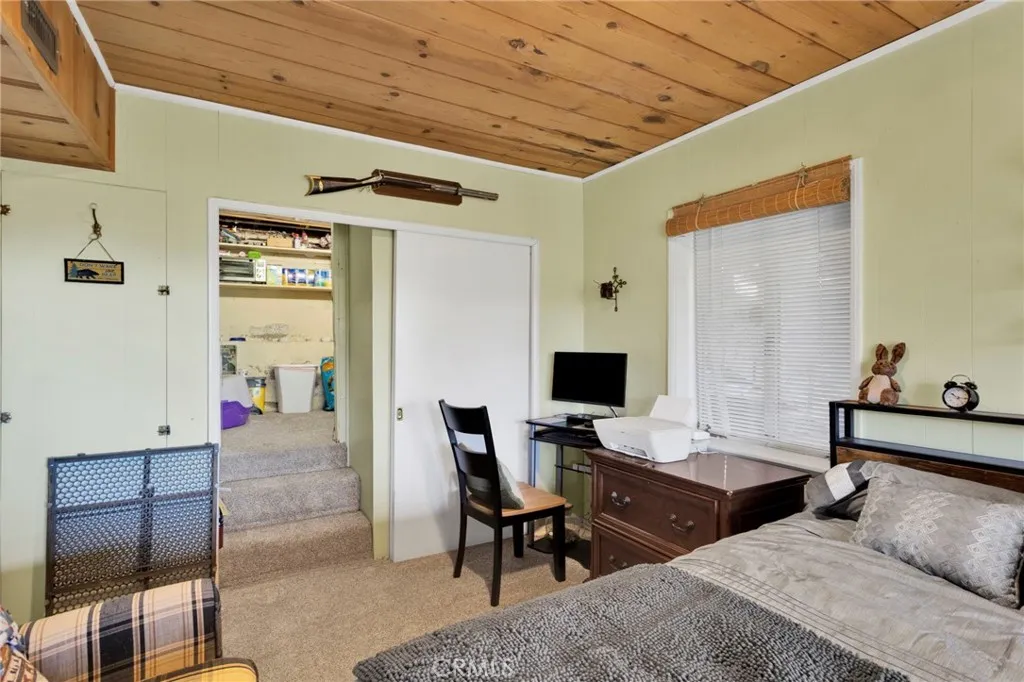 993 Mercury Way, Crestline, California 92325 home-pic-31