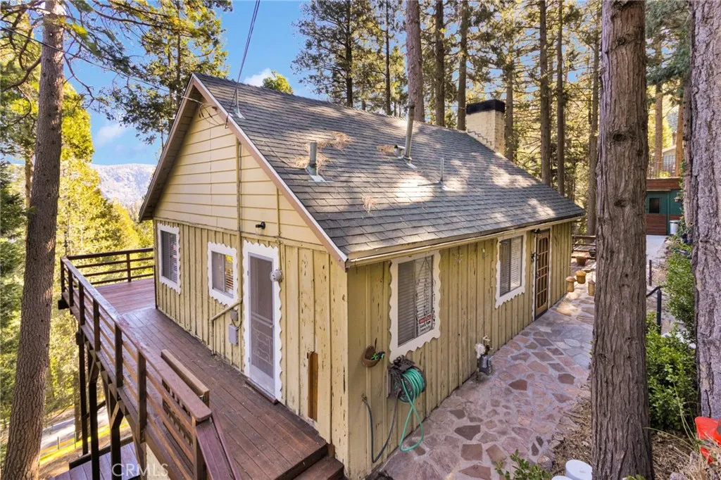 993 Mercury Way, Crestline, California 92325 home-pic-3