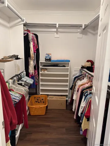 Walk-in Closet