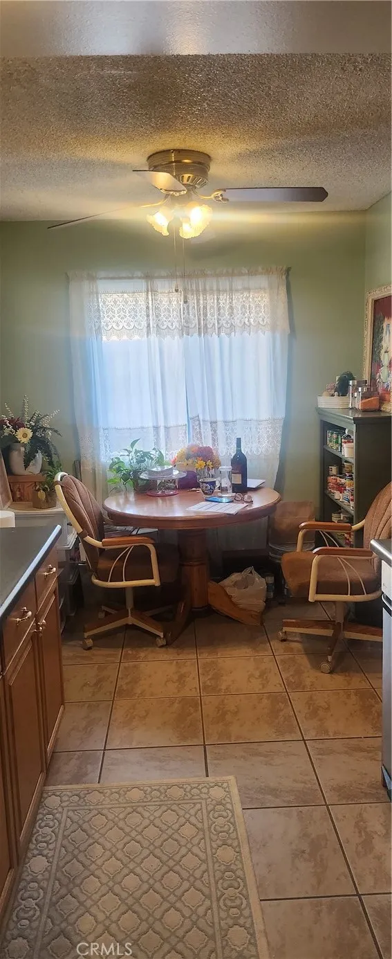 572 San Rogelio, Hemet, California 92545 home-pic-2