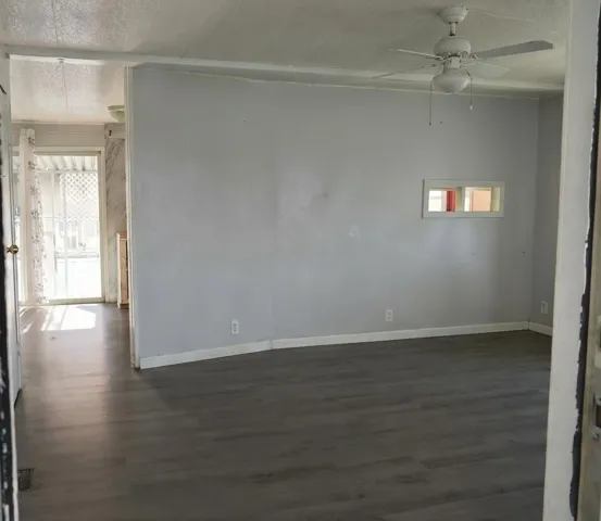 Entrance > Living room