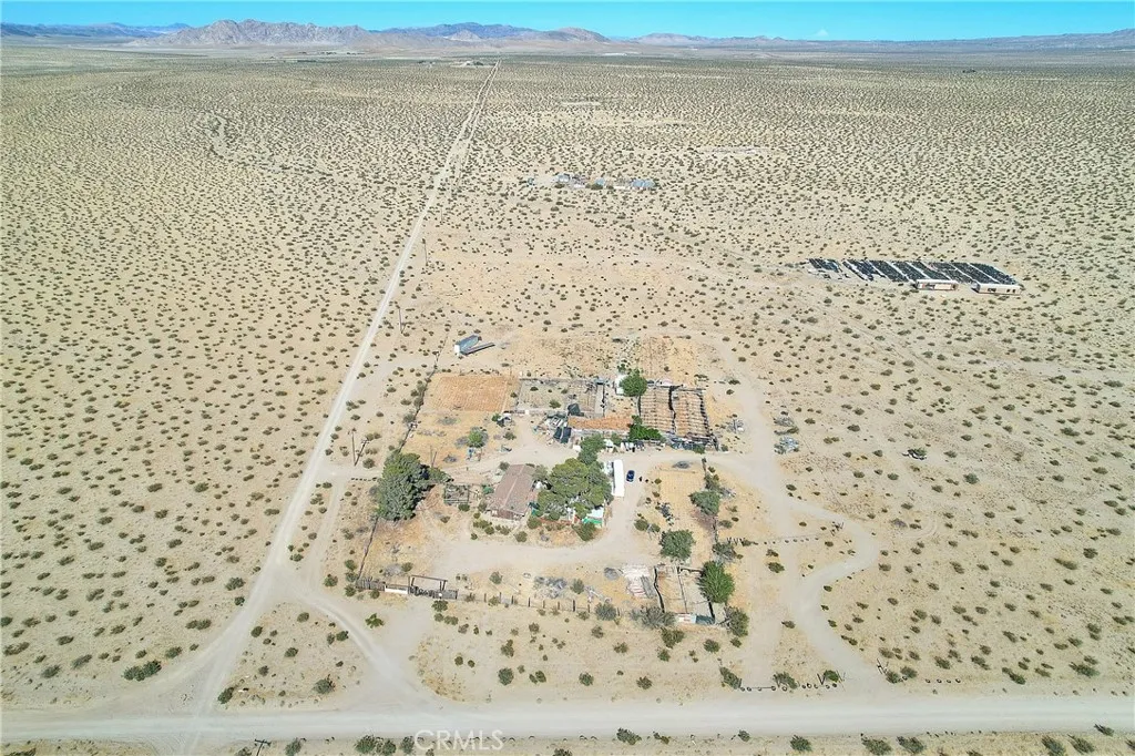 45757 Paddington Road, Lucerne Valley, California 92356 home-pic-11
