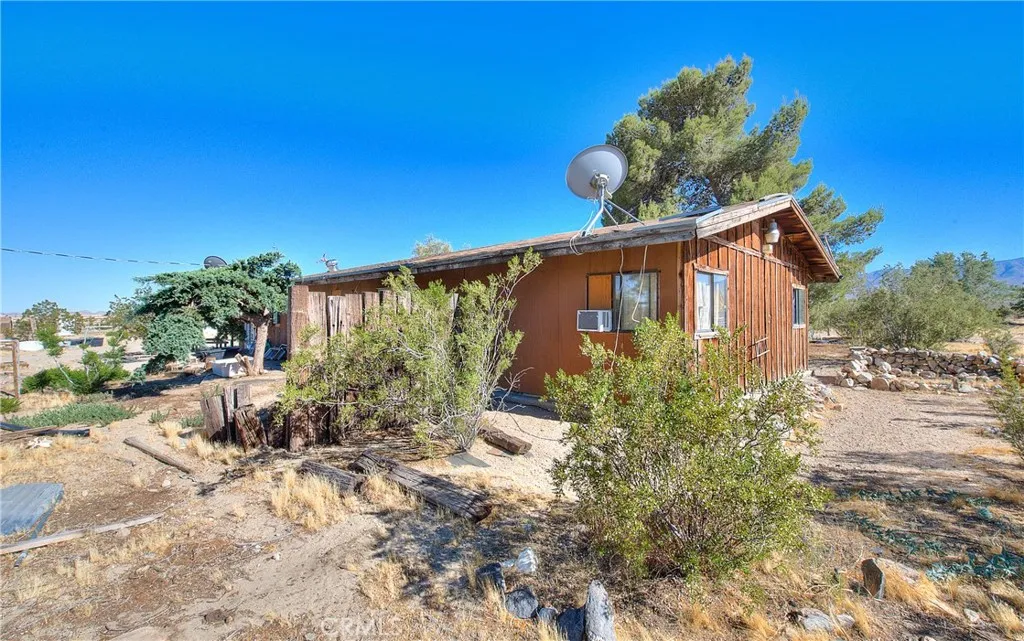 45757 Paddington Road, Lucerne Valley, California 92356 home-pic-2