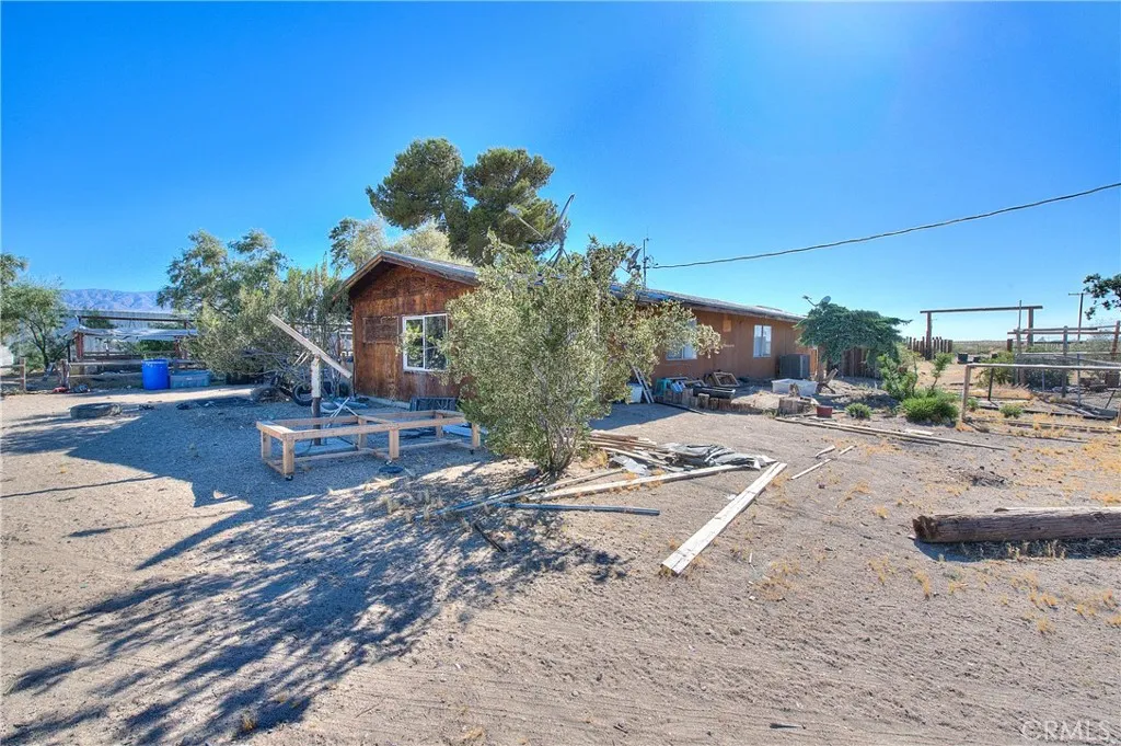 45757 Paddington Road, Lucerne Valley, California 92356 home-pic-4