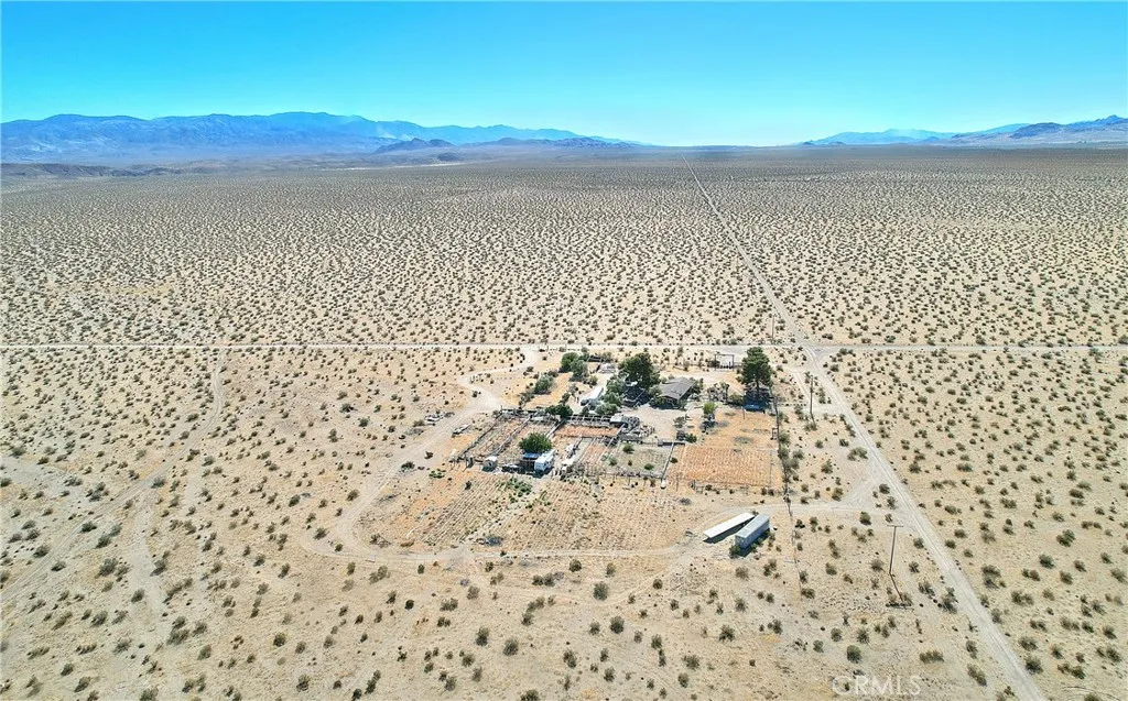 45757 Paddington Road, Lucerne Valley, California 92356 home-pic-13