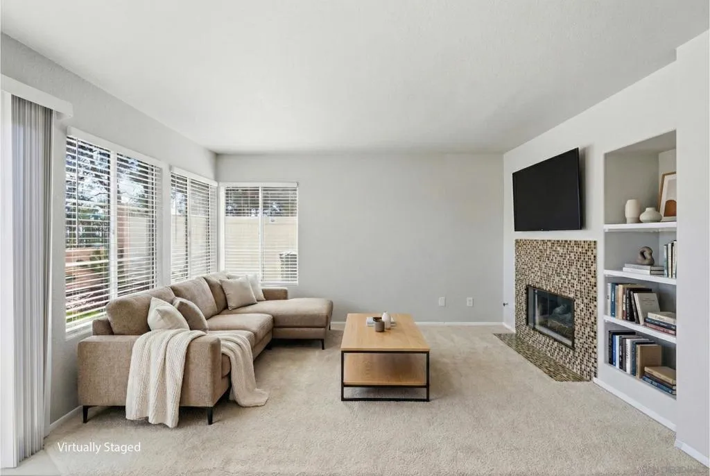 2517 Whispering Palms Loop, Chula Vista, California 91915 home-pic-32