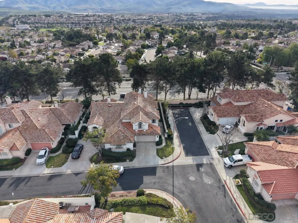 2517 Whispering Palms Loop, Chula Vista, California 91915 home-pic-24