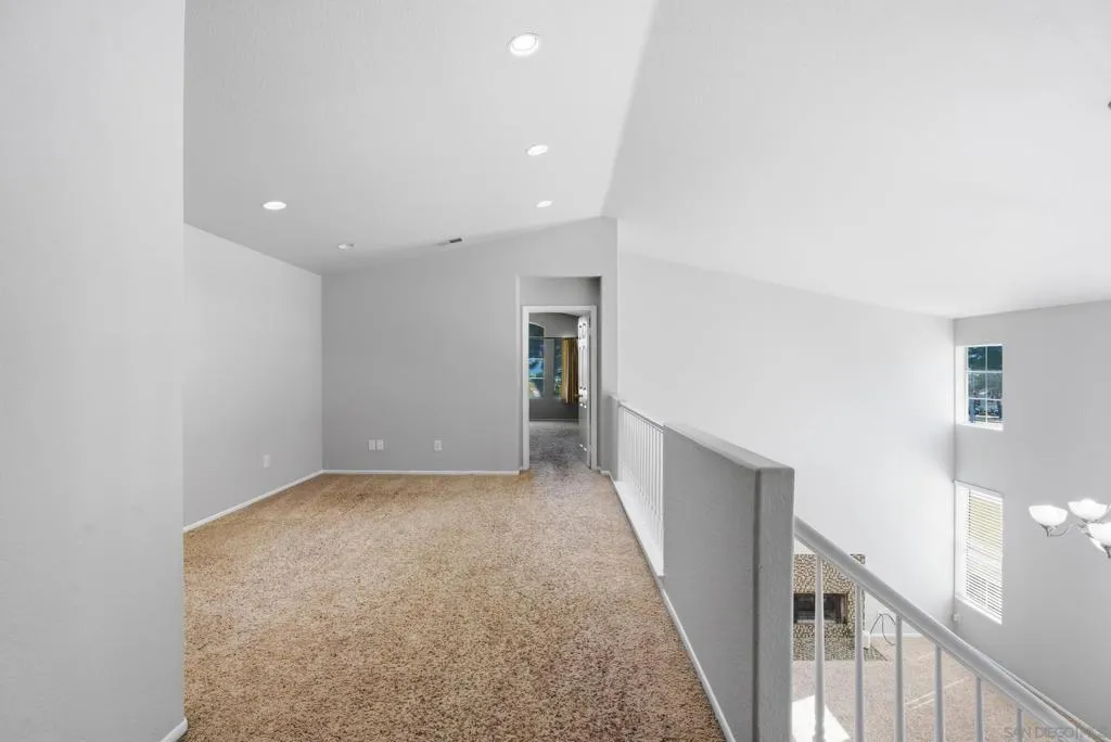 2517 Whispering Palms Loop, Chula Vista, California 91915 home-pic-49