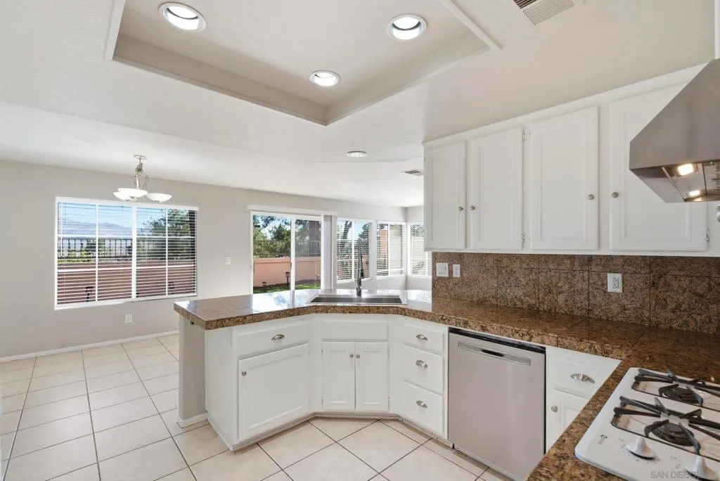 2517 Whispering Palms Loop, Chula Vista, California 91915 home-pic-18