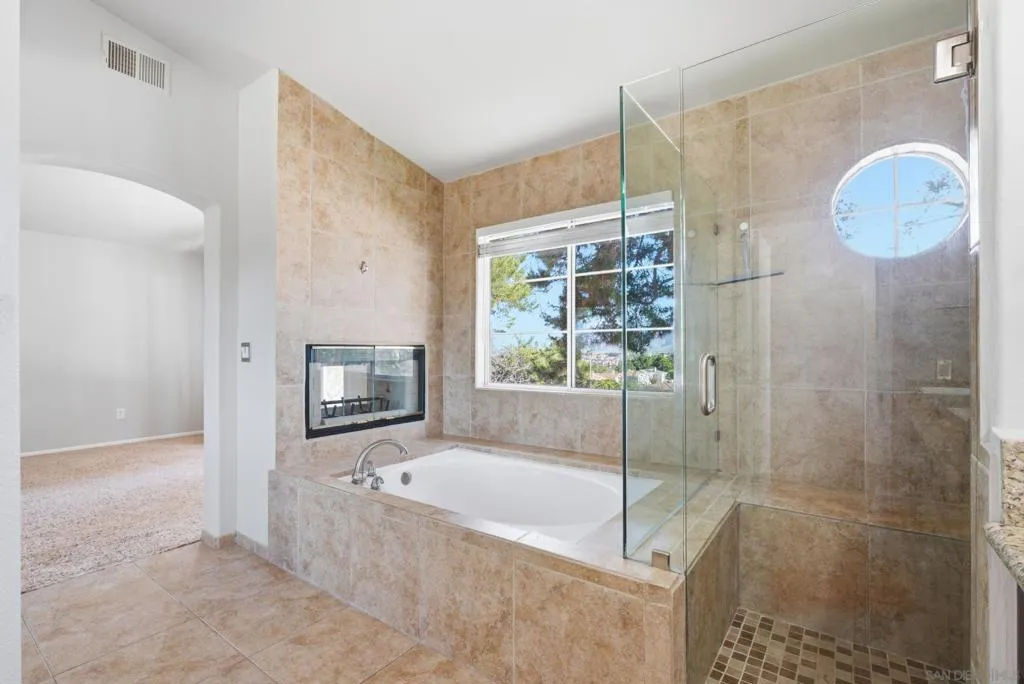 2517 Whispering Palms Loop, Chula Vista, California 91915 home-pic-55