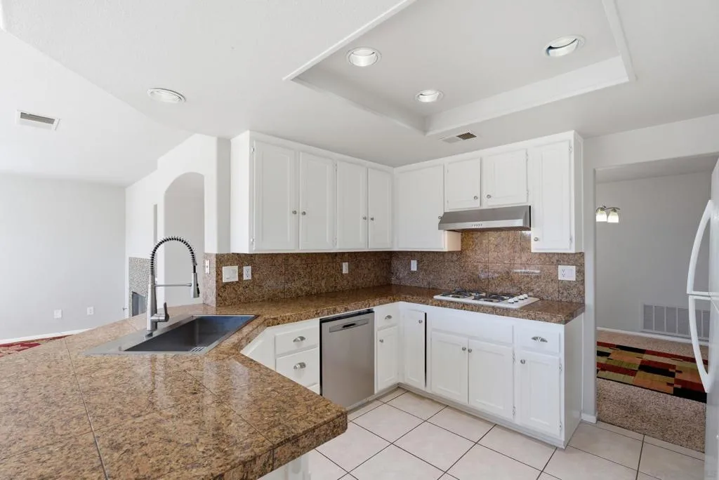 2517 Whispering Palms Loop, Chula Vista, California 91915 home-pic-19