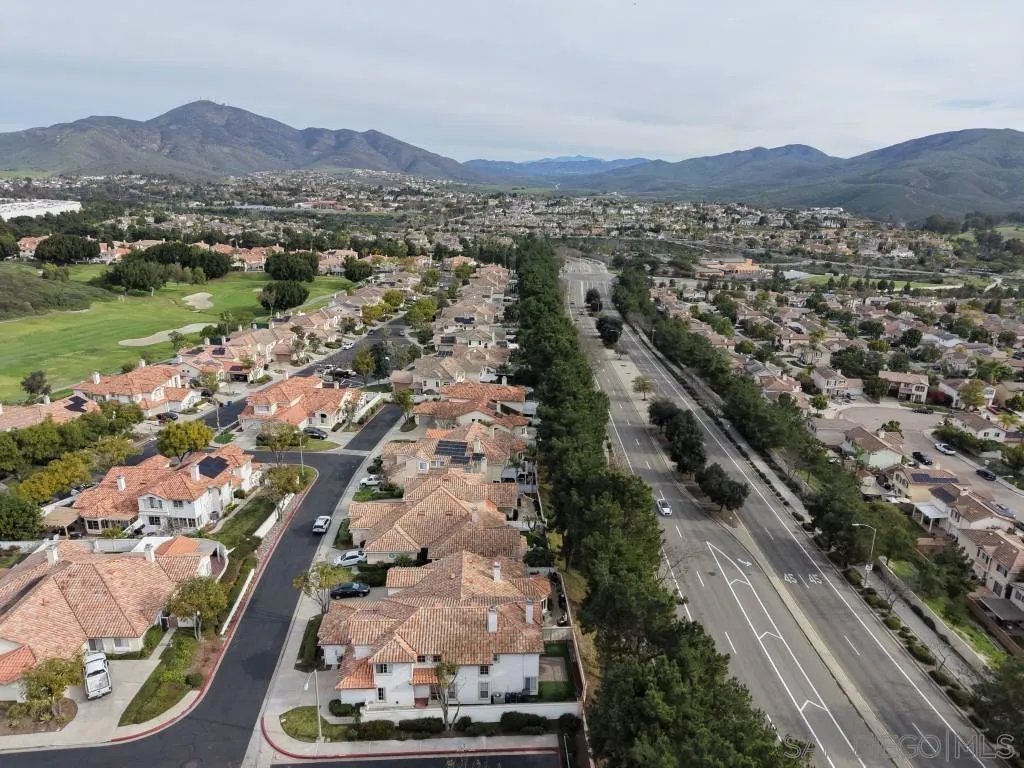 2517 Whispering Palms Loop, Chula Vista, California 91915 home-pic-38