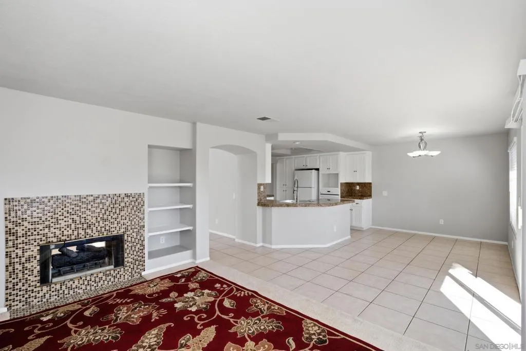 2517 Whispering Palms Loop, Chula Vista, California 91915 home-pic-27