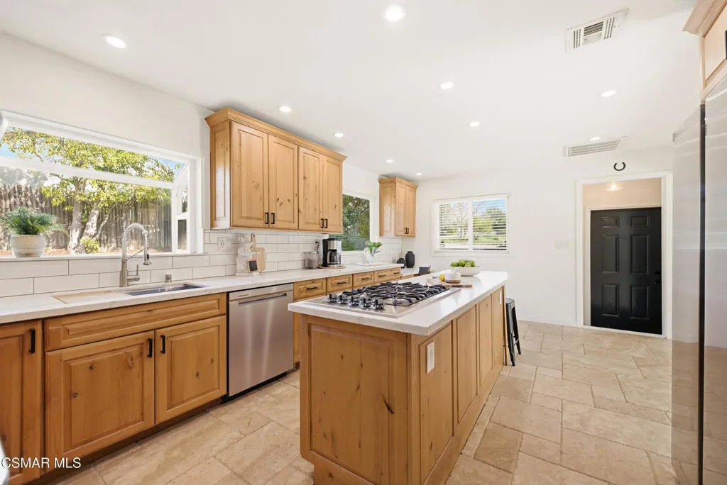 1289 El Monte Drive, Thousand Oaks, California 91362 home-pic-16