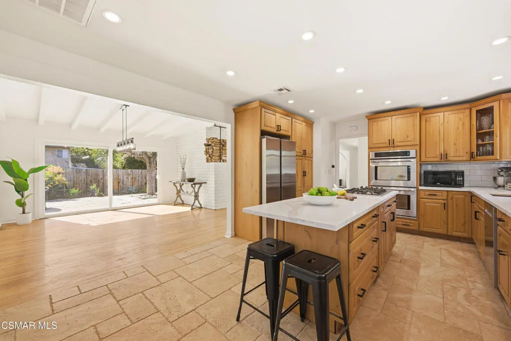 1289 El Monte Drive, Thousand Oaks, California 91362 home-pic-15
