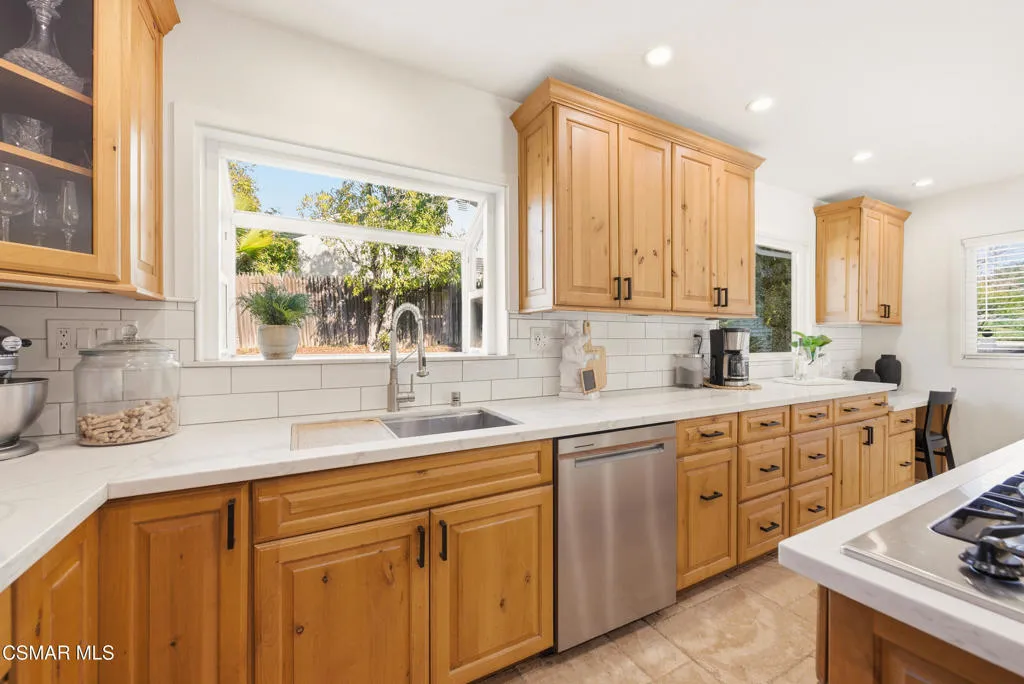 1289 El Monte Drive, Thousand Oaks, California 91362 home-pic-18