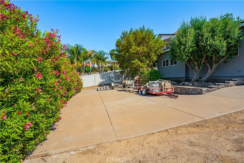 23256 Gray Fox Drive, Canyon Lake, California 92587 home-pic-60