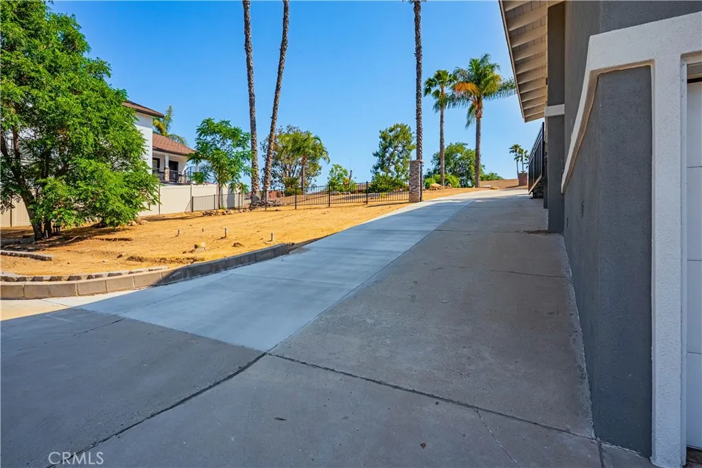 23256 Gray Fox Drive, Canyon Lake, California 92587 home-pic-54
