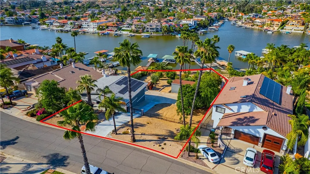 23256 Gray Fox Drive, Canyon Lake, California 92587 home-pic-1