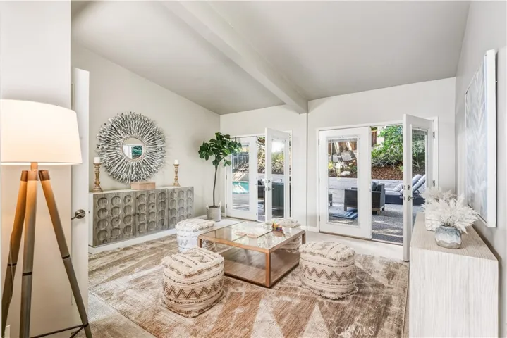 Versatile family room No2 with courtyard view