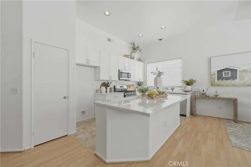 31687 Via San Carlos, Temecula, California 92592 home-pic-7