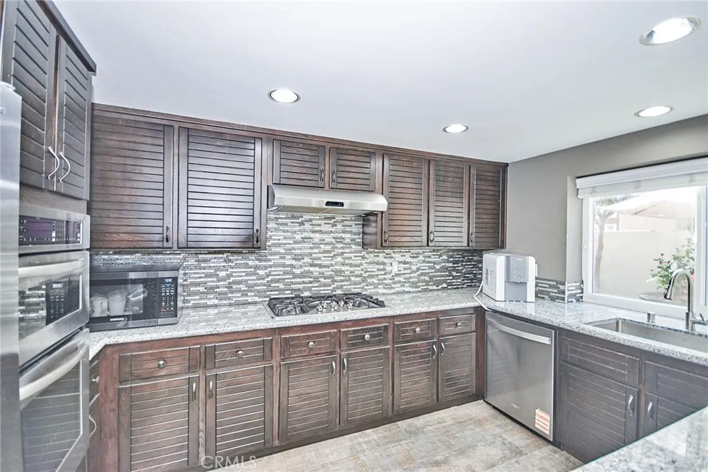 19 Las Cruces, Irvine, California 92614 home-pic-12