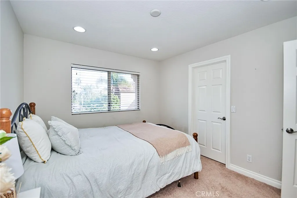 19 Las Cruces, Irvine, California 92614 home-pic-33