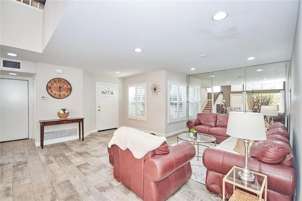19 Las Cruces, Irvine, California 92614 home-pic-20