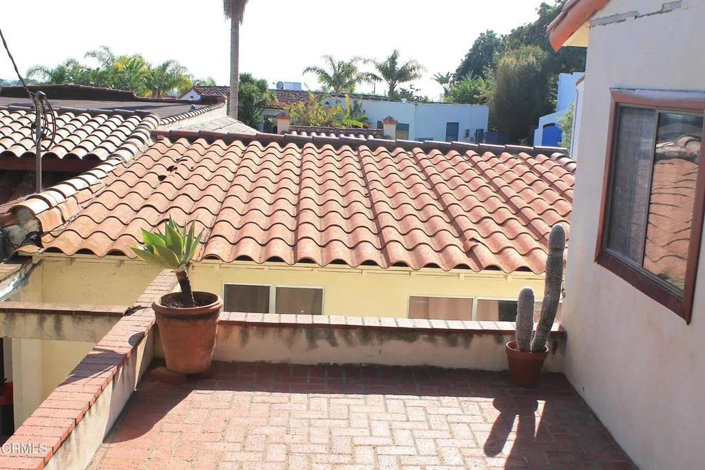 1693 Poli Street, Ventura, California 93001 home-pic-22
