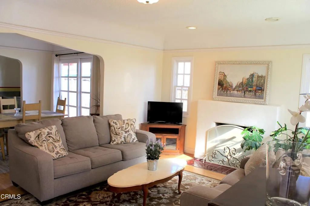 1693 Poli Street, Ventura, California 93001 home-pic-3