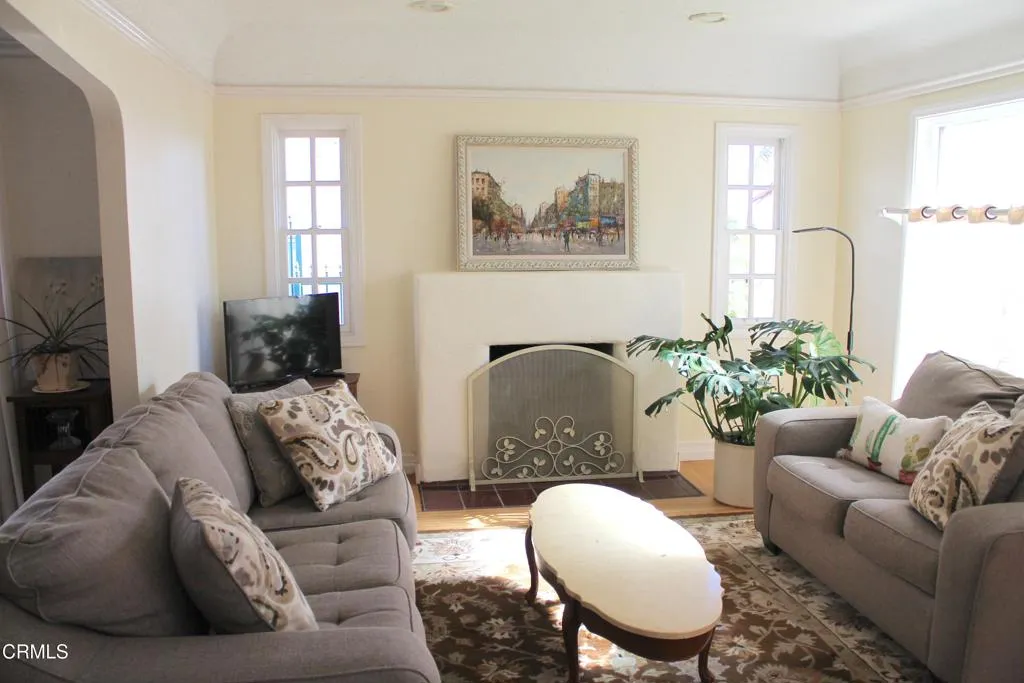 1693 Poli Street, Ventura, California 93001 home-pic-4