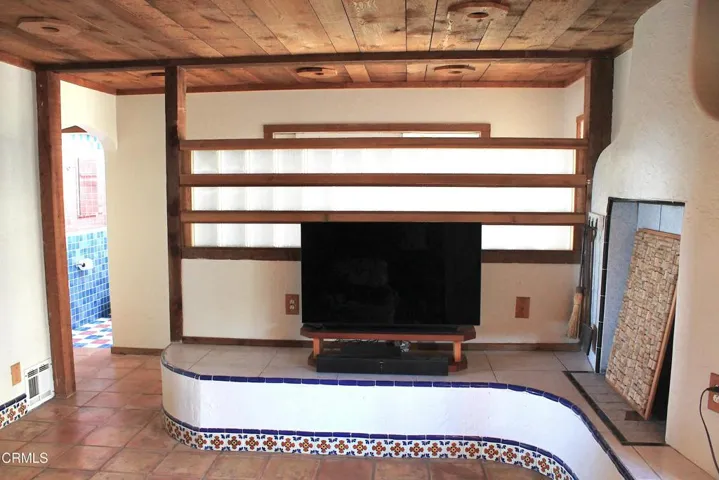 Bonus Room with tile detail