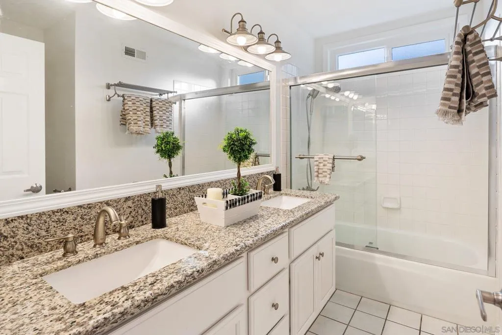 4246 Cordobes Cv, San Diego, California 92130 home-pic-25
