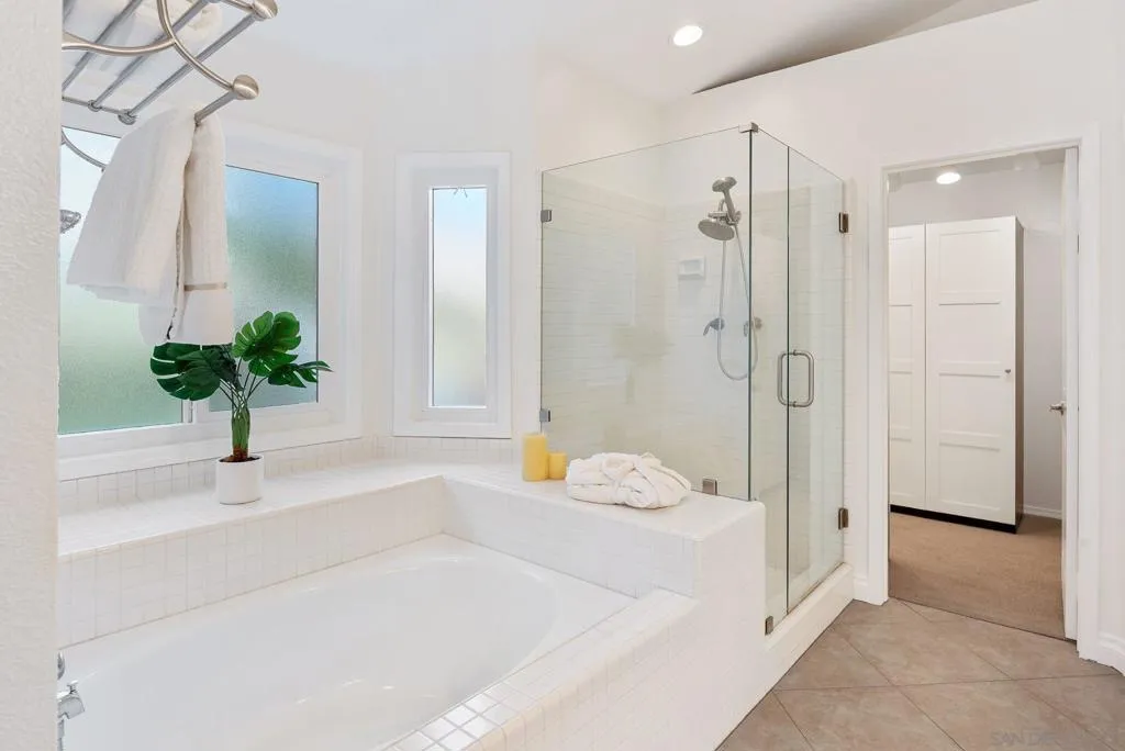 4246 Cordobes Cv, San Diego, California 92130 home-pic-22