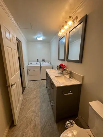 2 story - no neighbors above or below. Huge 1 bedroom, 1.5 bath with upgrades, Refrigerator, Washer/Dryer/Microwave included.  Attached fenced cover patio and balcony.  1 car garage and street parking.