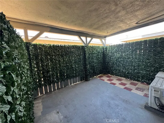 2 story - no neighbors above or below. Huge 1 bedroom, 1.5 bath with upgrades, Refrigerator, Washer/Dryer/Microwave included.  Attached fenced cover patio and balcony.  1 car garage and street parking.