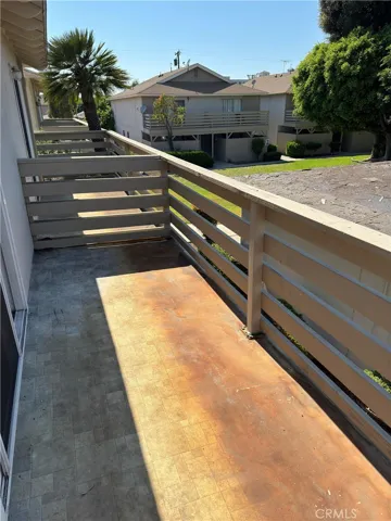 2 story - no neighbors above or below. Huge 1 bedroom, 1.5 bath with upgrades, Refrigerator, Washer/Dryer/Microwave included.  Attached fenced cover patio and balcony.  1 car garage and street parking.