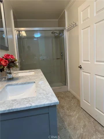 2 story - no neighbors above or below. Huge 1 bedroom, 1.5 bath with upgrades, Refrigerator, Washer/Dryer/Microwave included.  Attached fenced cover patio and balcony.  1 car garage and street parking.