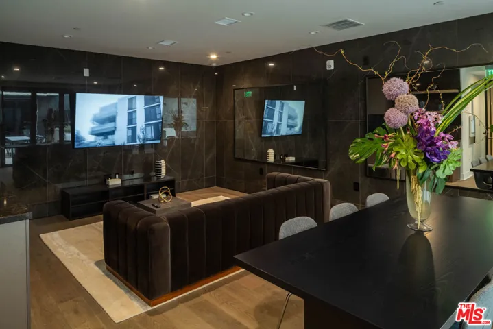 411 S Hamel Road 106, Los Angeles, California 90048
