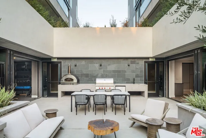 411 S Hamel Road 106, Los Angeles, California 90048