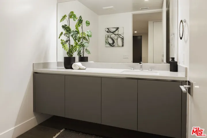 411 S Hamel Road 106, Los Angeles, California 90048