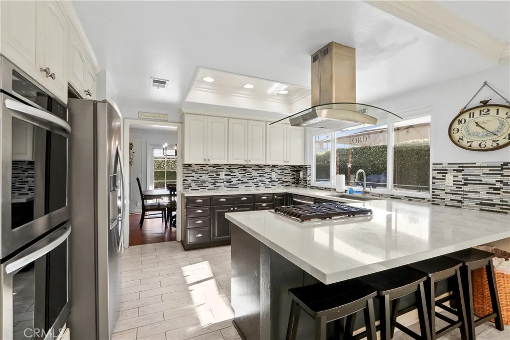 104 N Mangrove Avenue, Covina, California 91724 home-pic-2