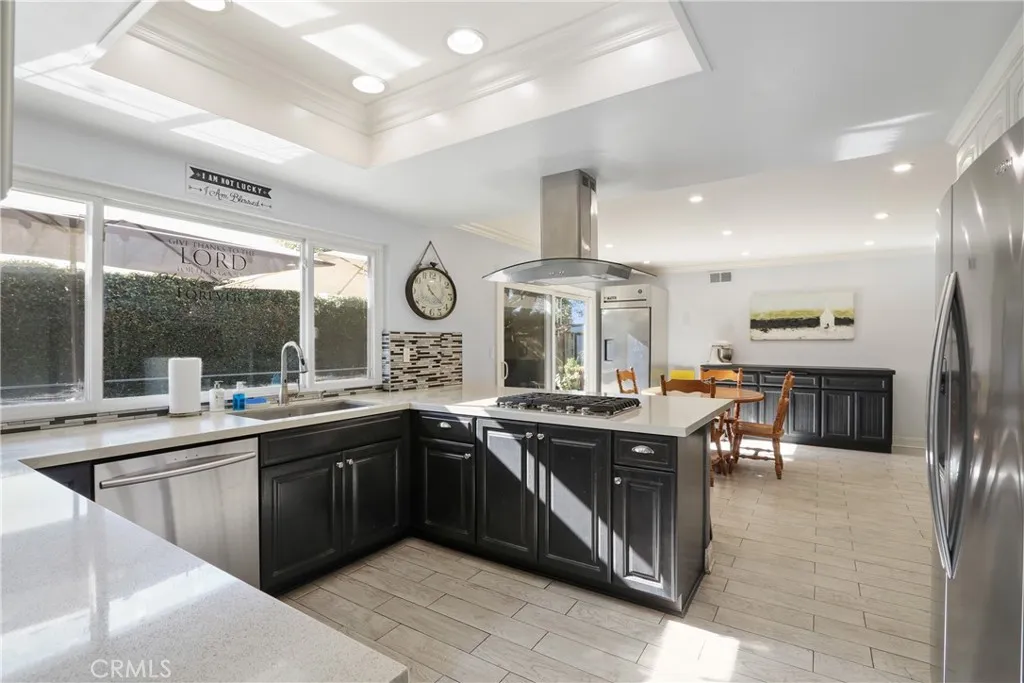 104 N Mangrove Avenue, Covina, California 91724 home-pic-10